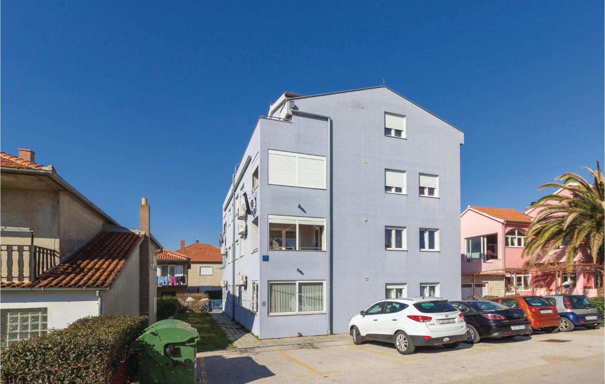 Awesome In With Kitchen Apartment *